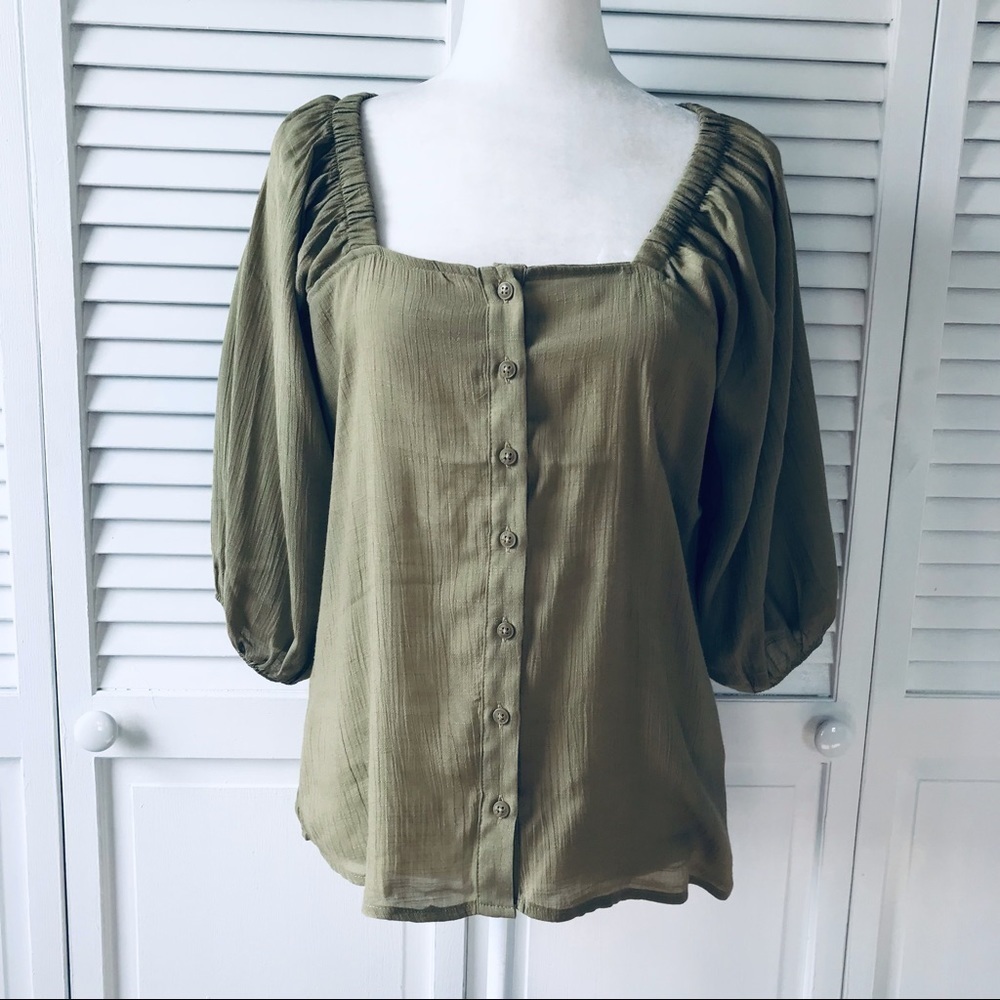 HARVE BENARD Green Button Down Blouse Size Medium